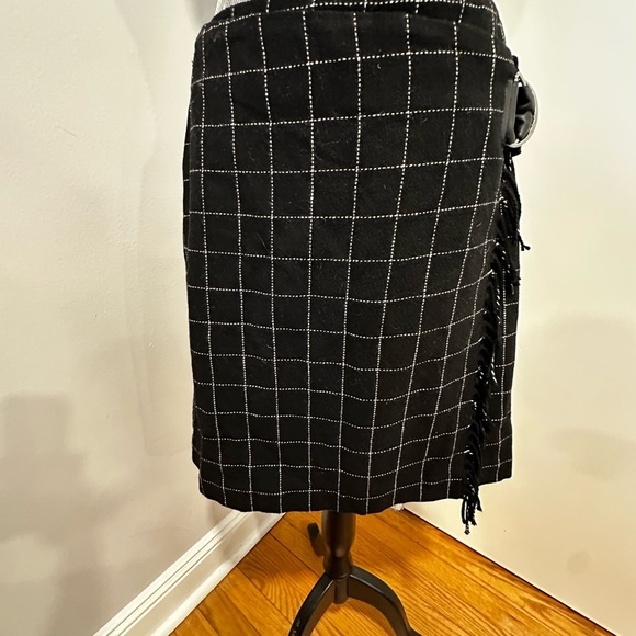 David N Wool Blend Black Windowpane Wrap Skirt Faux Leather Fringe Detail. 10. - Picture 9 of 15
